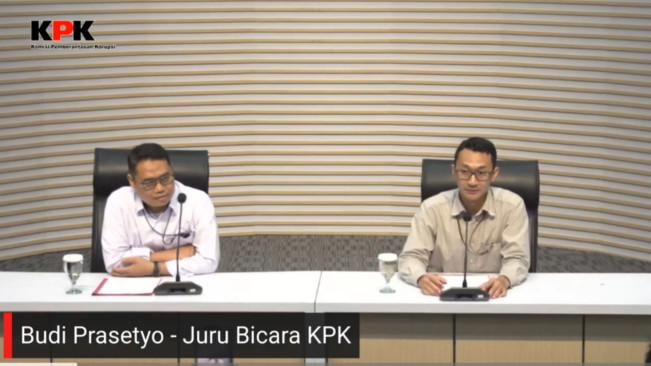 Pihak KPK konfrensi pers. [YouTube/KPK RI]